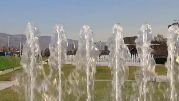 Brunnen Und Stadtbild Der Kroatischen Hauptstadt Zagreb Zeitlupe — Stockvideo