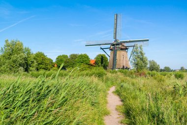 Haarlem, Noord-Holland, Hollanda yakınlarındaki Penningsveer 'de Windmill De Veer