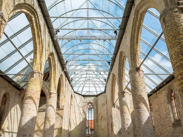 Továbbra Egyház Broerekerk Modern Üveg Tető Történelmi Város Bolsward Friesland — Stock Fotó