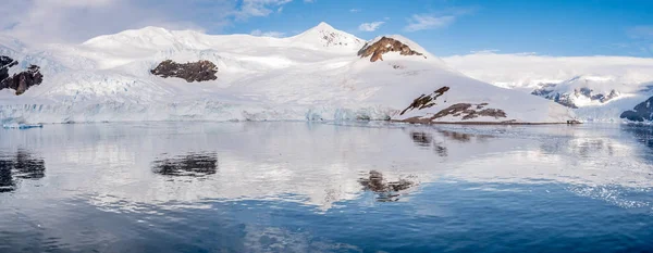 Panorama Neko Harbour Bay Med Glaciären Och Röda Tält Campingen — Stockfoto