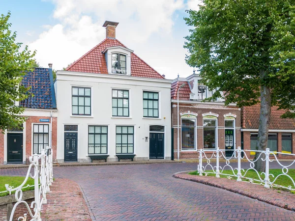 Dokkum Países Bajos Sep 2017 Oranjewal Canal Con Casa Frente — Foto de Stock