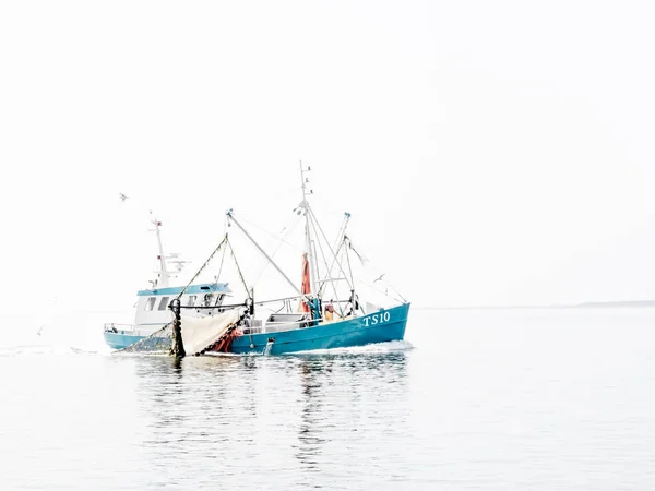 Waddensea Netherlands Aug 2018 High Key Image Shrimp Fishing Trawler — Stock Photo, Image