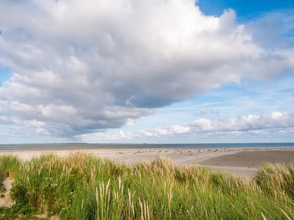 Gelgit çıkışı Borndiep ve Ameland Adası Deniz feneri, Wadden Denizi, Hollanda ile Boschplaat Terschelling Adası üzerinden görüntülemek