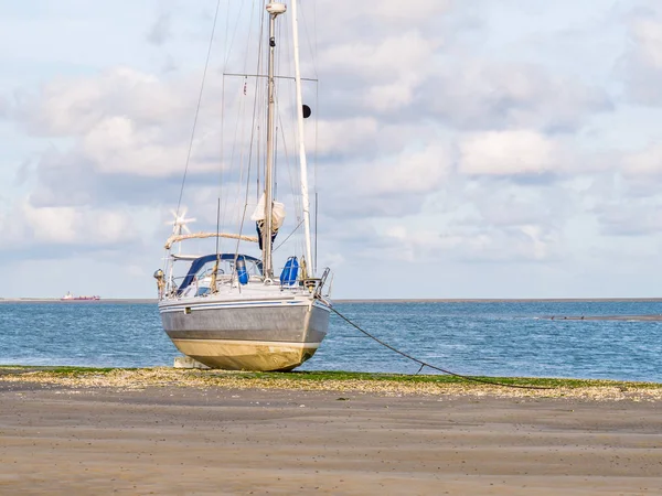 Плаваючий Човен Висохла Під Час Відливу Ваддензе Пляжі Природний Заповідник — стокове фото