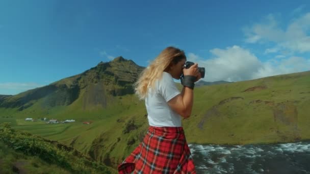 Pretty hipster traveller in iceland nature — Stock Video