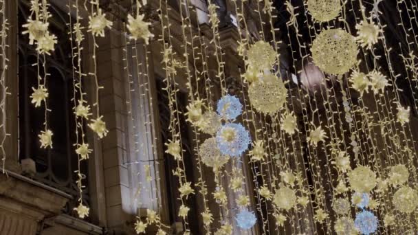 Criativa feriado festivo luz decorações rua — Vídeo de Stock