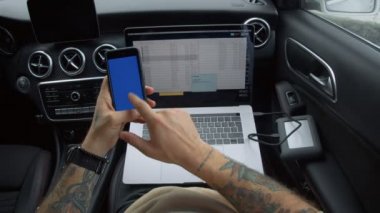 Dijital milenyal göçebe kayan Chroma anahtar telefon