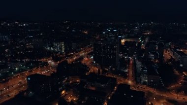 Yoğun şehir trafiği yaşam Gece havadan çekim