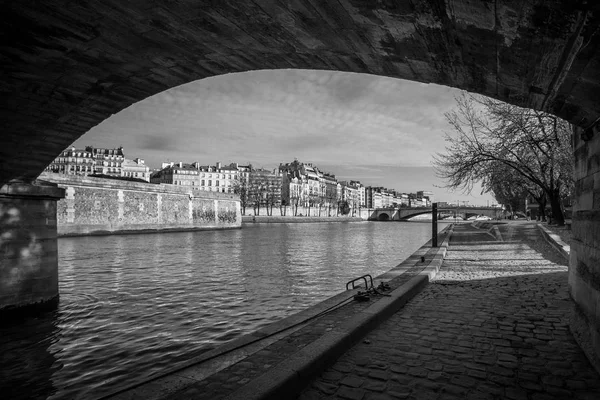 Embankment Del Sena Tarde Soleada Del Otoño Clima Cálido Foto —  Fotos de Stock