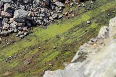 Granit taş ocağı açık Ocak madenciliği muhteşem manzarası. İşlem üretim taş ve çakıl. Yeraltı ocağında.