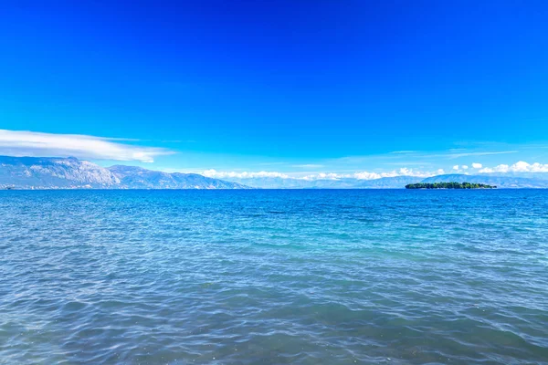 Muhteşem romantik yaz panoramik deniz manzarası. Yelkenli yat — Stok fotoğraf