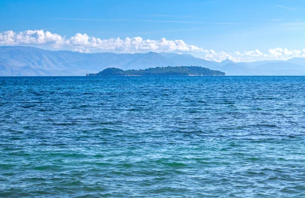 Maravilhoso verão romântico paisagem marinha panorâmica. Iate à vela — Fotografia de Stock