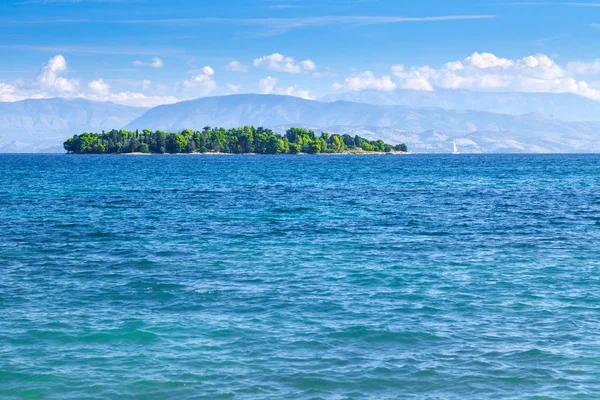 Underbar romantisk sommar panoramautsikt över havet. Segling yacht — Stockfoto