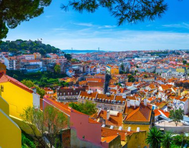 Yaz güneşi gün cityscape şehrin panoramik görünümü, Sao Jo