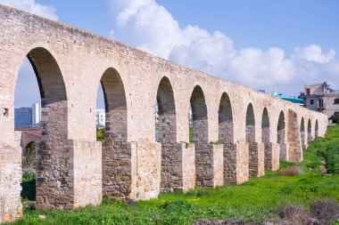 Larnaka'daki su kemeri Kamares. Kıbrıs.