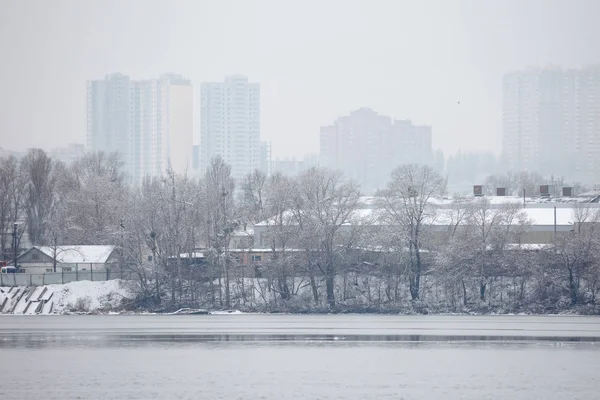 Winter is cloudy weather. Industrial zone in the southern suburb — Stock Photo, Image