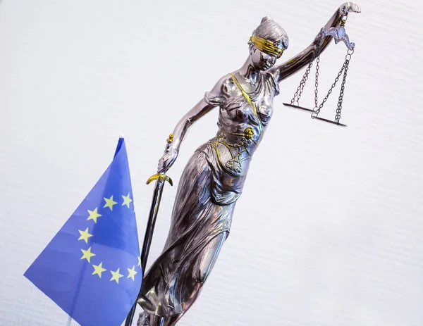 Statuette av rättvisa-Themis, forntida grekisk gudinna gudomliga l — Stockfoto