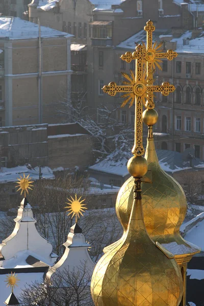 De beroemde St. Sophia Cathedral op de zonnige winterdag. Koepels en c — Stockfoto