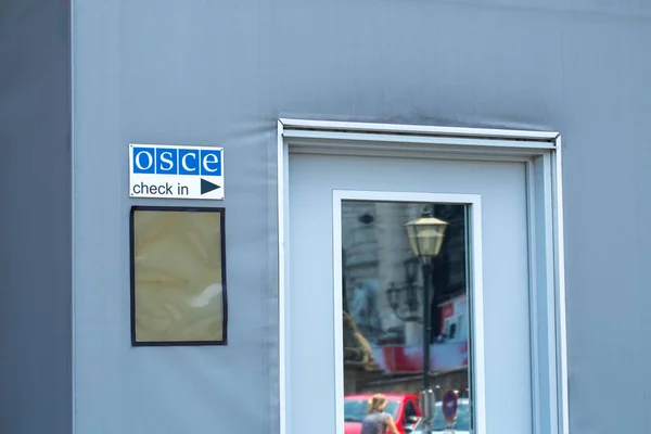 ウィーン,オーストリア- 5月26日: OSCEの看板(団体情報) — ストック写真