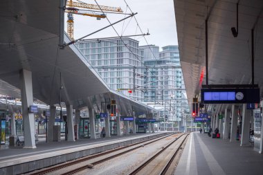 Viyana, Avusturya - 27 Mayıs: Yolcular ve