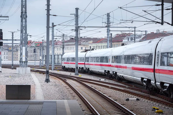 VIENNA, ÁUSTRIA - MAIO 27: A Intercity-Express Deutsche Bahn I — Fotografia de Stock