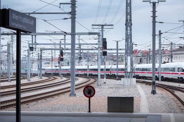 VIENNA, ÁUSTRIA - MAIO 27: A Intercity-Express Deutsche Bahn I — Fotografia de Stock