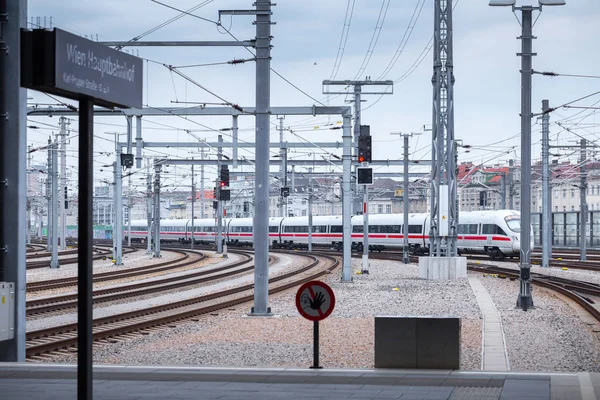 Viyana, Avusturya-27 Mayıs: InterCity-Express Deutsche Bahn ı — Stok fotoğraf