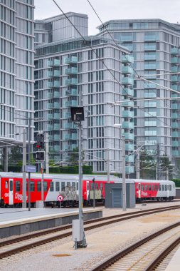 Viyana, Avusturya - 27 Mayıs: Tren kalkıyor veya ana r'ye varıyor