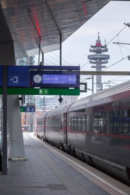 Viyana, Avusturya - 27 Mayıs: Viyana treni - Innsbruck - Zuri