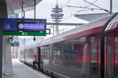 Viyana, Avusturya-27 Mayıs: Viyana-Innsb tren Steward