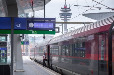 Viyana, Avusturya-27 Mayıs: Viyana-Innsb tren Steward