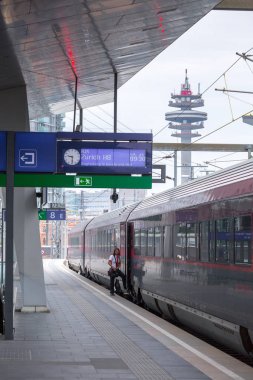 Viyana, Avusturya-27 Mayıs: Viyana-Innsb tren Steward