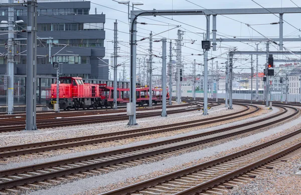 Industrial cityscape - Railway tracks in the city center near ma — Stock Photo, Image