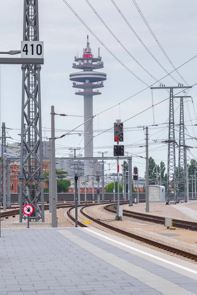 Wenen, Oostenrijk-27 mei: zicht op de telecommunicatietoren a1 — Stockfoto