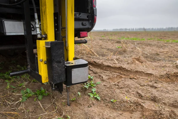 Образец почвы. Автоматический зонд для взятия проб почвы — стоковое фото