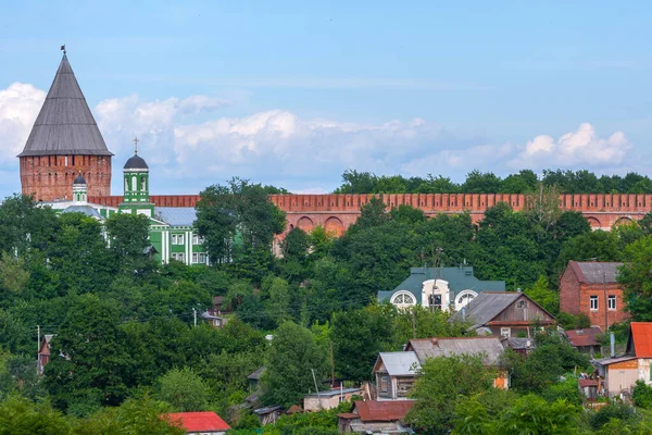 スモレンスクの古代都市の中心的な歴史的部分 防御壁とヴェセルカ塔の遺跡 — ストック写真