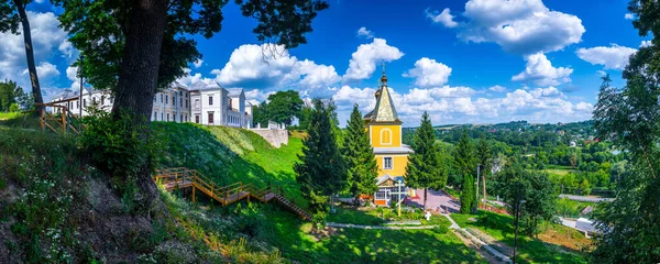 Vyshnivets Palace Church Ascension Lord Part State Historical Architectural National — Stock Photo, Image