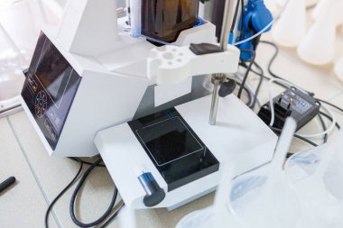 Kimya, tarım kimyası, tıbbi, ilaç, beslenme sanayisi, yüksek çözünürlüklü kimya veya nicel analizi için kimyasalın dozunu artırmak için kullanılan yüksek çözünürlüklü otomatik zaman ayarı.