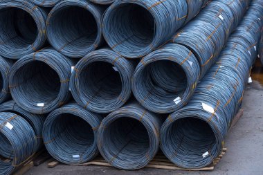 Çelik düşük karbon tel çubuk, sıcak sarılmış çelik tel 12 milimetre ya da yarım inç çapında bobin. Ağır sanayi ürünlerinin limanlarla taşınması. Dışarıya aktarma etkinliği.