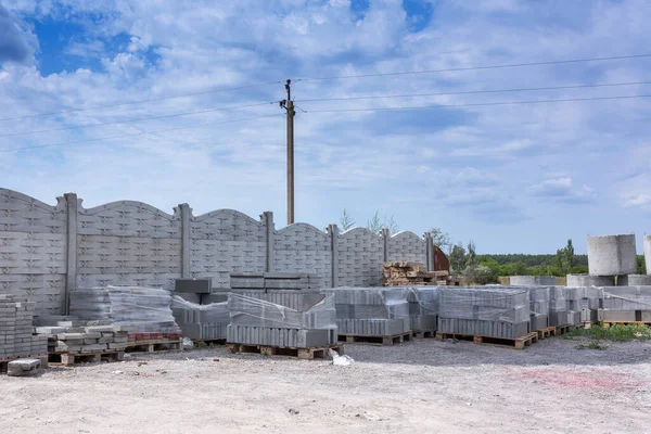 Produção Industrial Materiais Construção Partir Argamassa Cimento Prensada Pedras Pavimentação — Fotografia de Stock