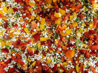 Mağaza buzdolabında donmuş Hawaiian sebze karışımı