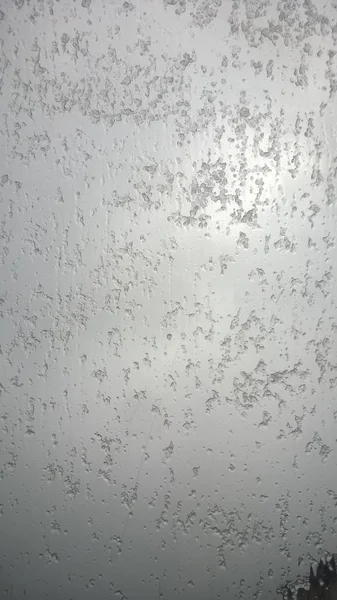在索契的恶劣天气下在玻璃上致敬 — 图库照片