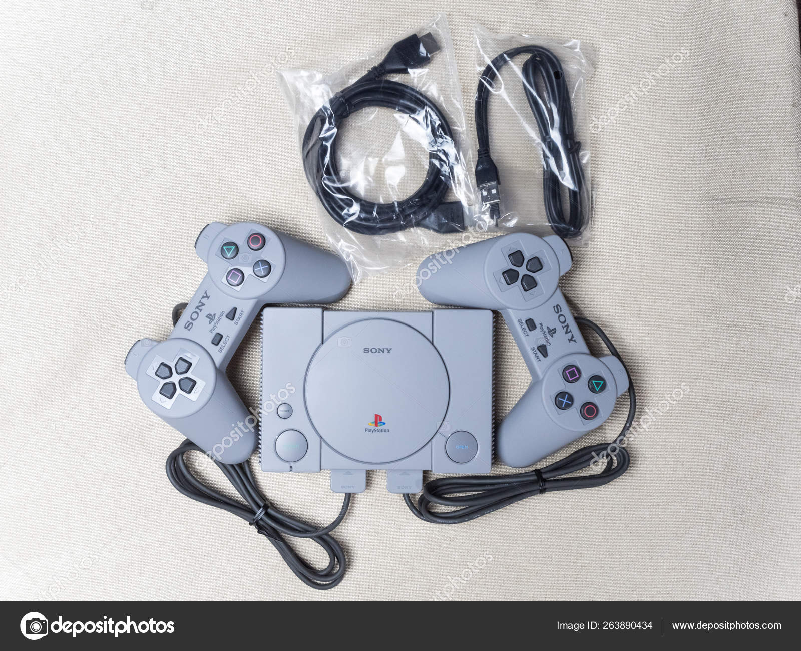 overflade jomfru Lull New game console Sony PlayStation with joysticks 07 04 2019 – Stock  Editorial Photo © jjjj.444@mail.ru #263890434