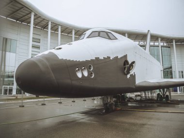 Buran uzay mekiğinin açık havada çekilmiş fotoğrafı. Uzay Gemisi Yer imi