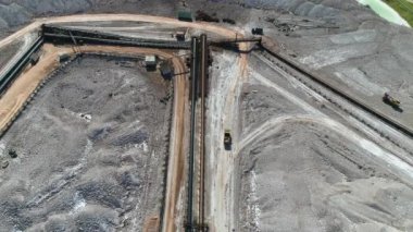 Tuz yığınları, madencilik mineraller, havadan görünümü Sanayi ocakları, konveyör tuz çukurlara, yükseklik görünümünden.