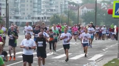 Belarus, Minsk - 9 Eylül 2018: Maraton, insanlar, çalışan kalabalık görünümünü aktivite spor.