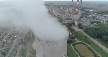 Termal güç istasyonu, yükseklik görünümünden borular, buhar ve Duman boruları, ogeneration bitki havadan görünümü.