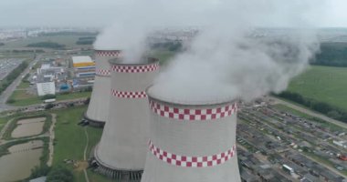 Termal güç istasyonu, yükseklik görünümünden borular, buhar ve Duman boruları, ogeneration bitki havadan görünümü.