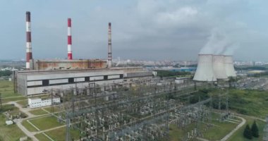 Termal güç istasyonu, yükseklik görünümünden borular, buhar ve Duman boruları, ogeneration bitki havadan görünümü.