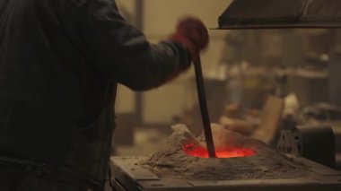 Döküm, çelik sanayi, çelik remelting fırın, alev, sıvı metal işçisi karışımları.